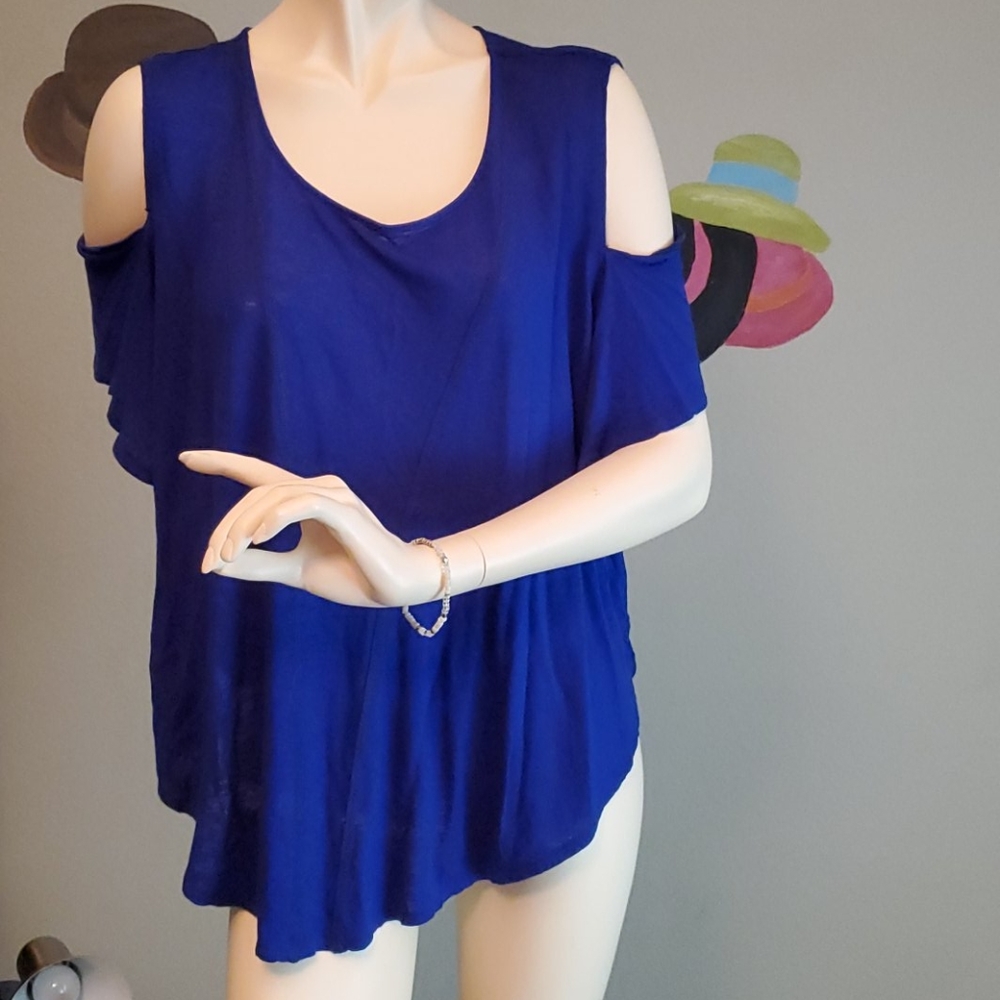 Free People Cold Shoulder Short Sleeve top (Large)